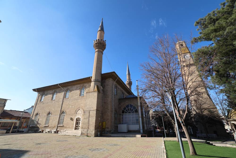 Burdur'daki 2 camiye onarım