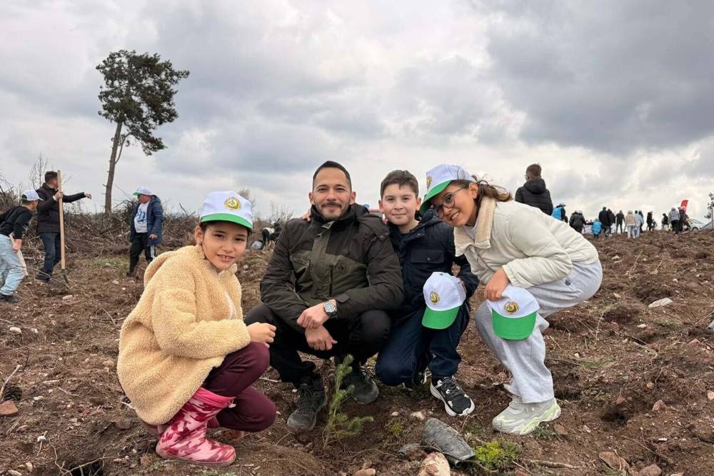 Manisa'da 2 bin 500 fidan toprakla buluşturuldu