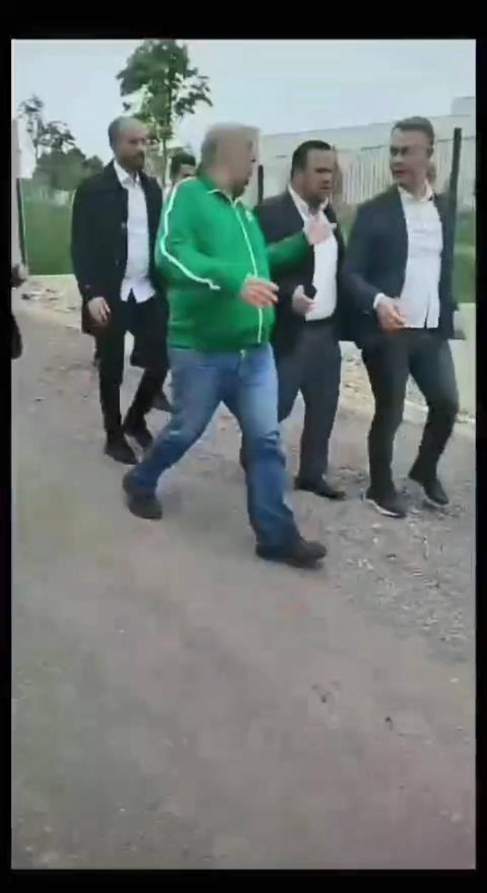 Kocaeli Büyükşehir ile İzmit Belediyesi ekiplerinin 'yol yapım' kavgası 