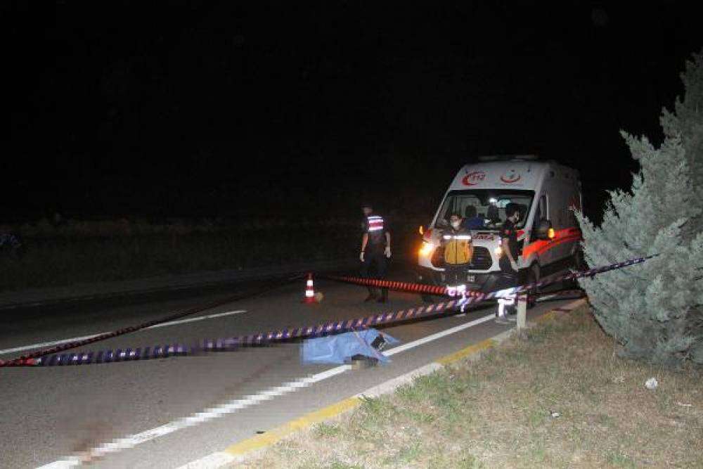 Yemek yedikten sonra aracının yanına giderken kazada öldü