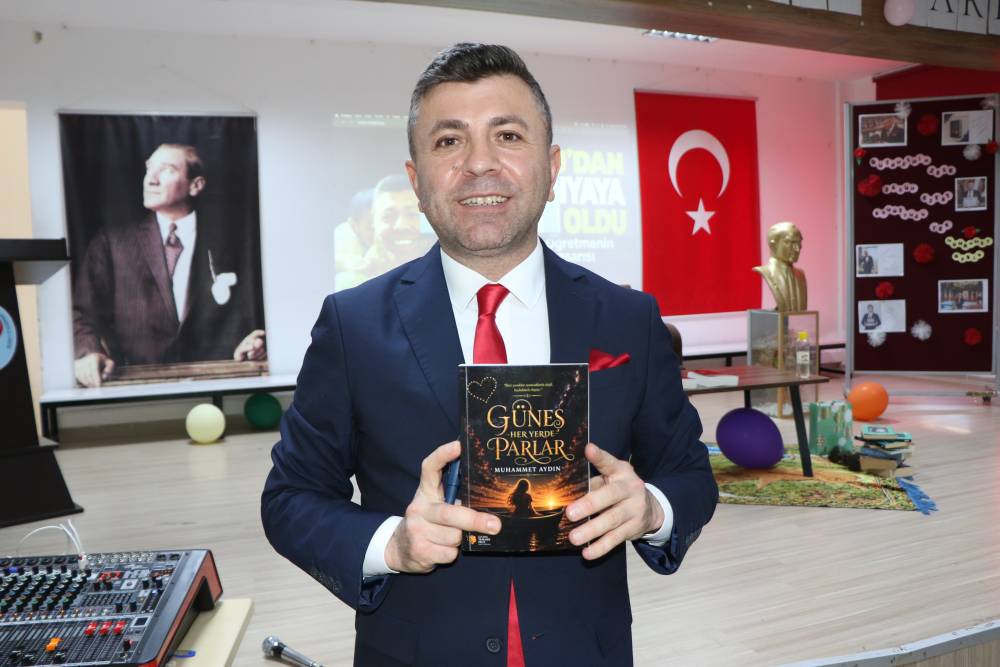 İngilizceyi sokağa taşıyan &ouml;ğretmen Avrupa birincisi oldu