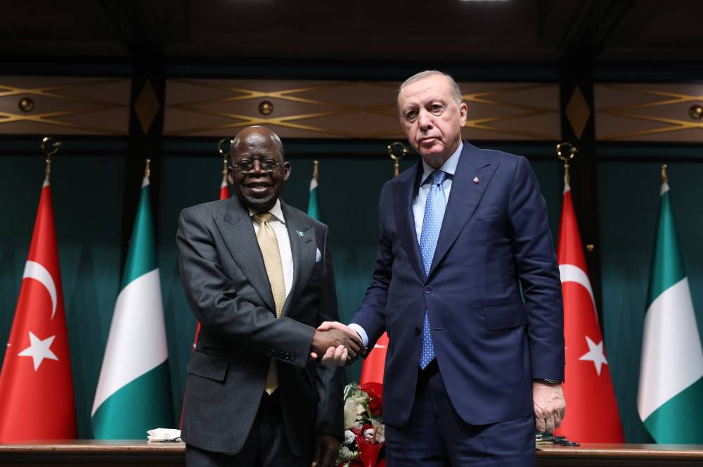 Cumhurbaşkanı Erdoğan, Nijerya Cumhurbaşkanı Tinubu'yu resmi t&ouml;renle karşıladı 