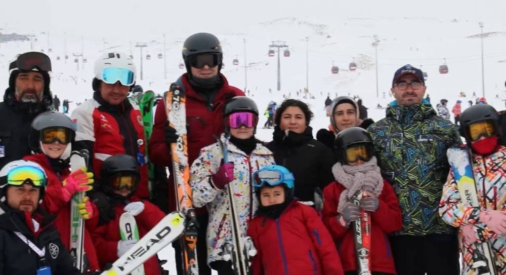 Şehit &ccedil;ocukları, Erciyes&rsquo;te kayak yaptı