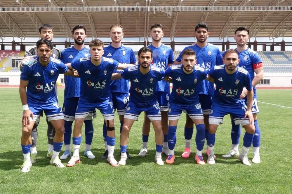 Bucak Belediye Oğuzhanspor son ma&ccedil;ında galip