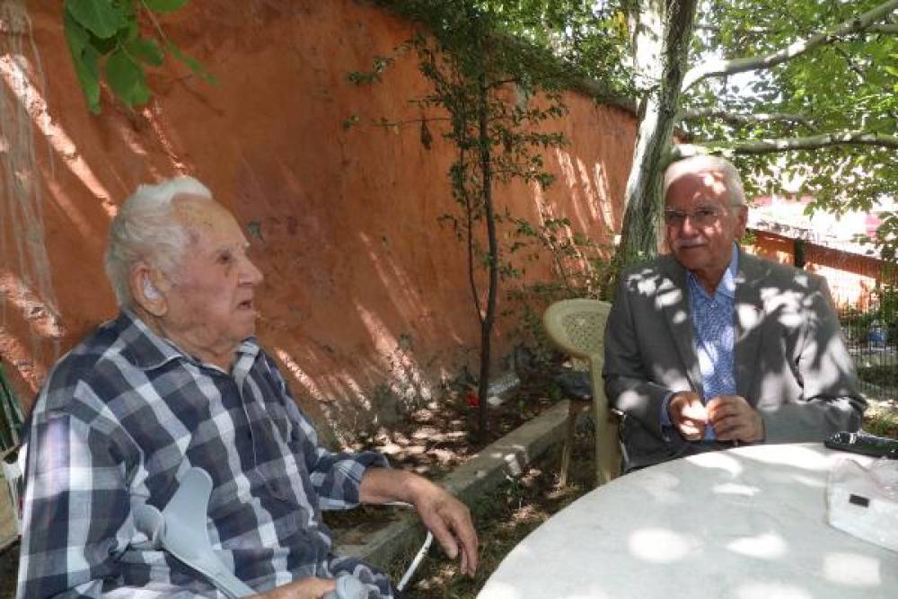 Emekli öğretmen Düzgün: Fakir Baykurt'la aynı karyolada yattık