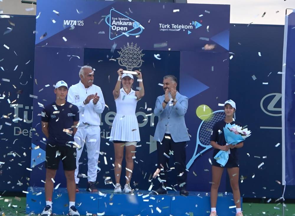 T&uuml;rk Telekom Ankara A&ccedil;ık WTA 125&rsquo;te şampiyon Berfu Cengiz