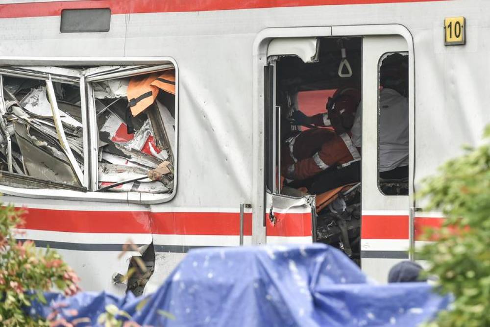 Endonezya'da tren kazası: 14 &ouml;l&uuml;, 84 yaralı
