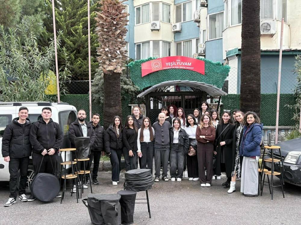 Ritimle anlattığı &ccedil;evre dersi d&uuml;nya birincisi oldu