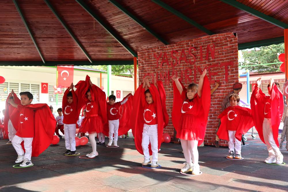 Toroslar&rsquo;ın g&uuml;nd&uuml;z bakımevlerinde Cumhuriyet coşkusu