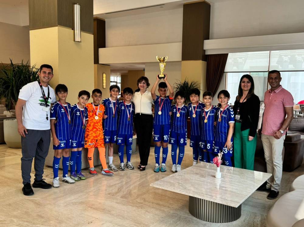 Antalya Okullar Arası Futbol Turnuvası&rsquo;nda şampiyon Nesibe Aydın