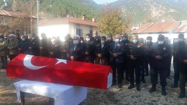 Görevi başında kalp krizi geçiren mahalle bekçisi hayatını kaybetti