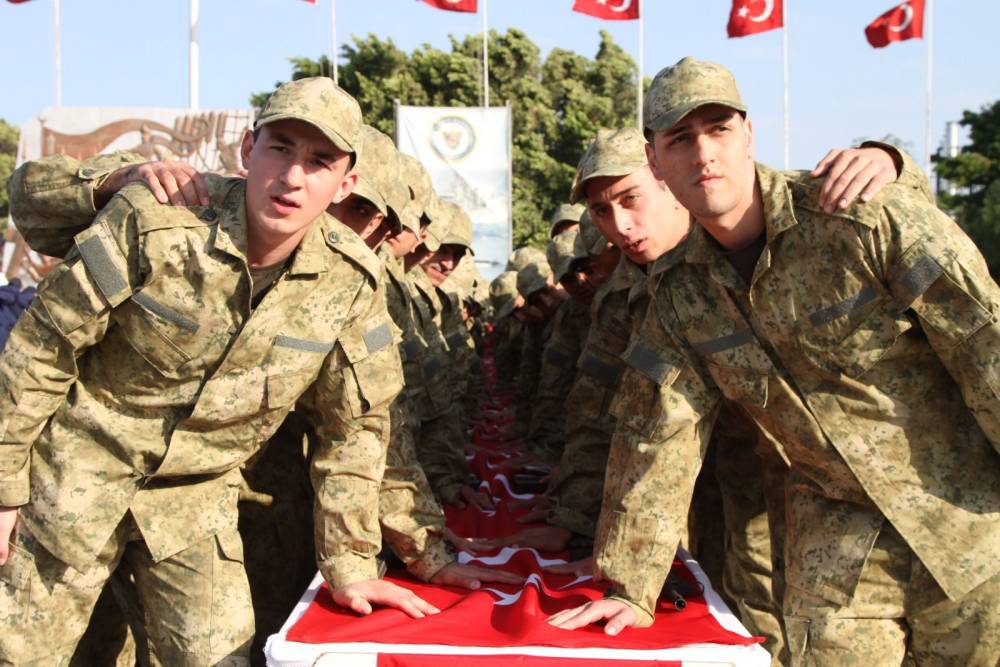 Hatay'da temel eğitimlerini tamamlayan bin 418 acemi er, yemin etti