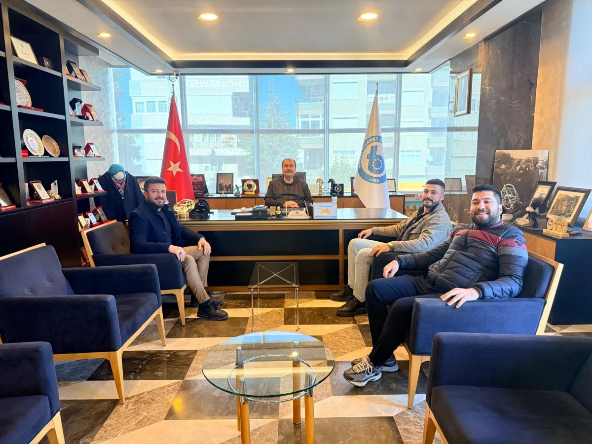 AK Parti Bucak İl&ccedil;e Gen&ccedil;lik Kolları ve Oda Temsilcilerinden BTSO&rsquo;ya Ziyaret