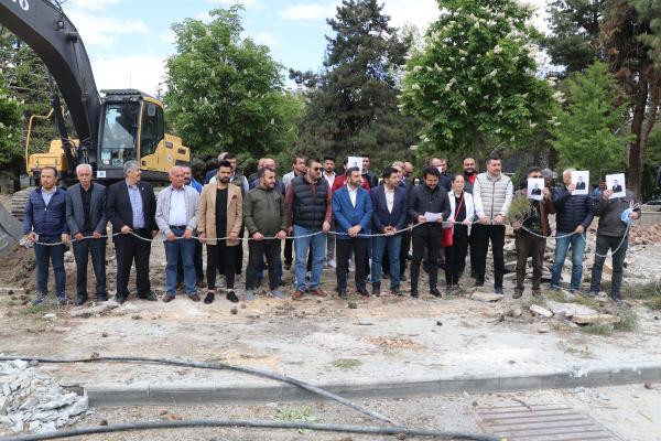 AK Parti İl Başkanı Mengi'den Cumhuriyet Parkı'nda ağaç kesimine tepki