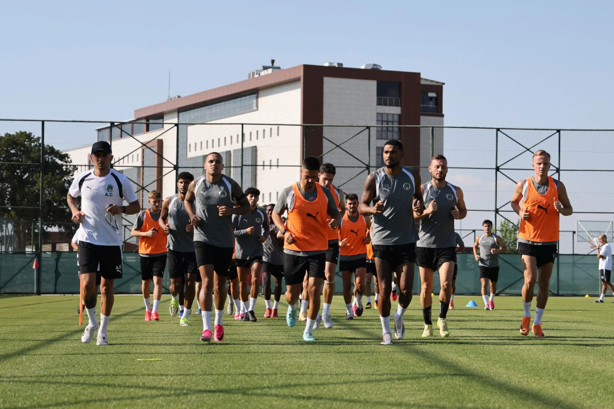 Alanyaspor Burdur'da kampa girdi