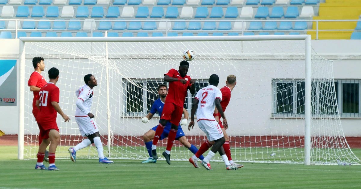 Antalyaspor hazırlık ma&ccedil;ında galip