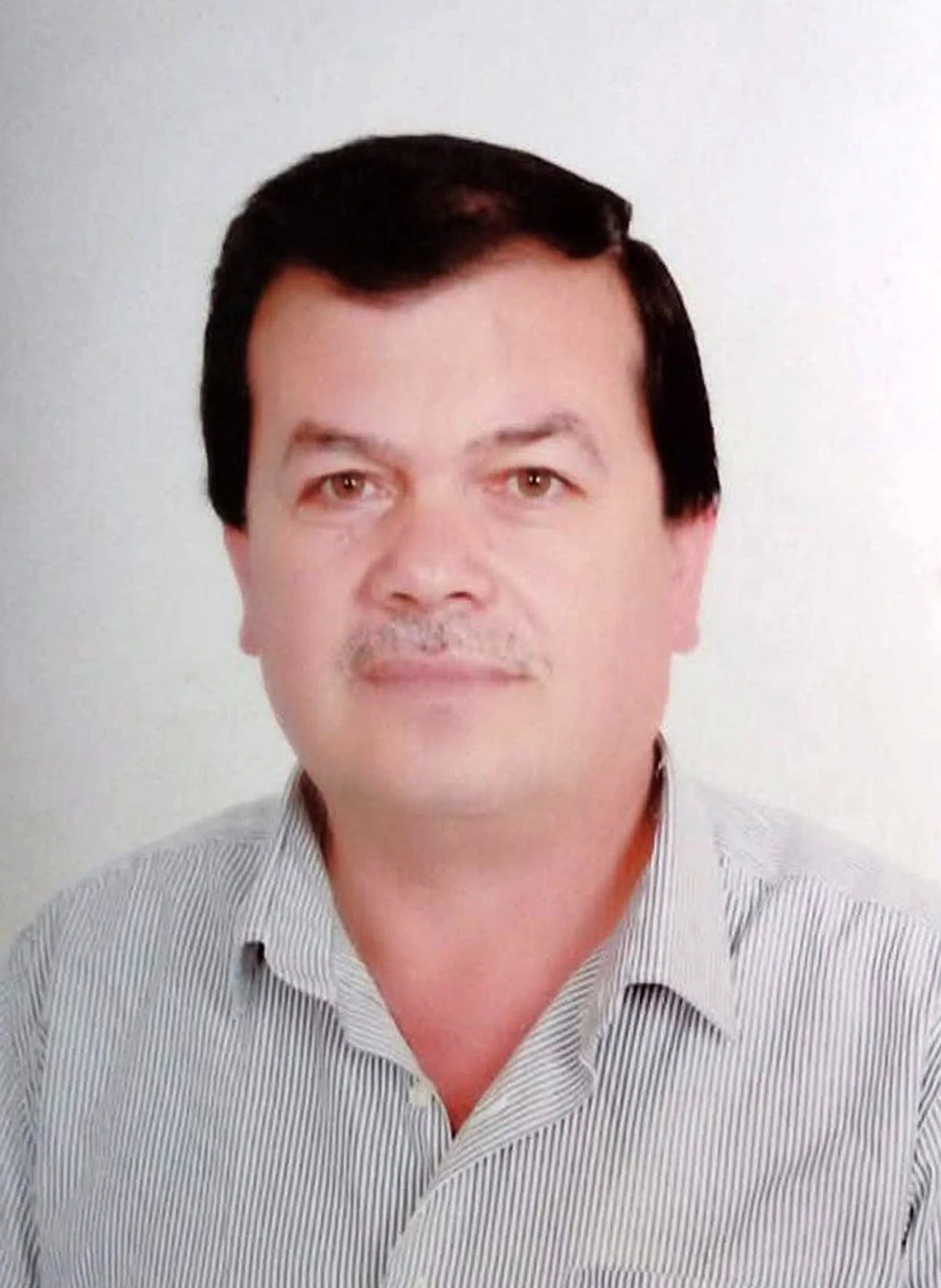 Anten tamir etmek isterken çatıdan düşüp öldü 