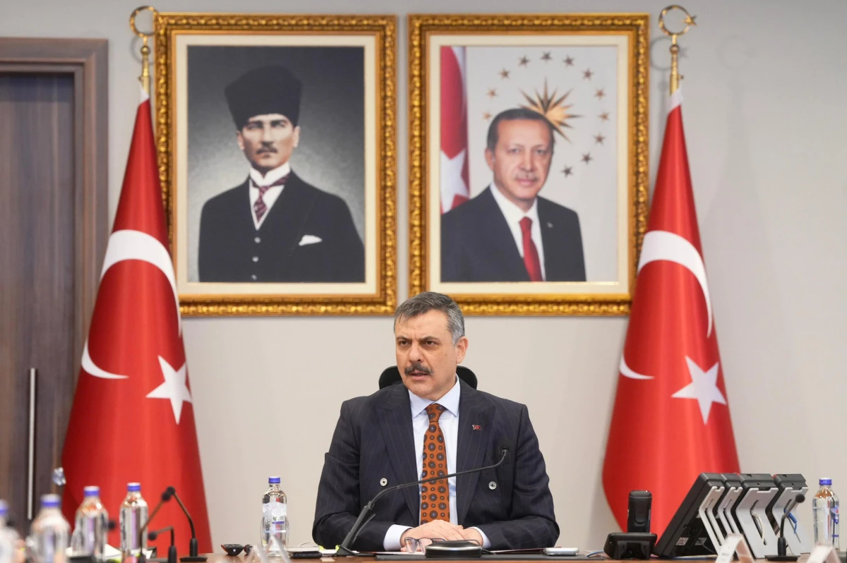 Bakan &Ccedil;ift&ccedil;i, birim amirleriyle bir araya geldi