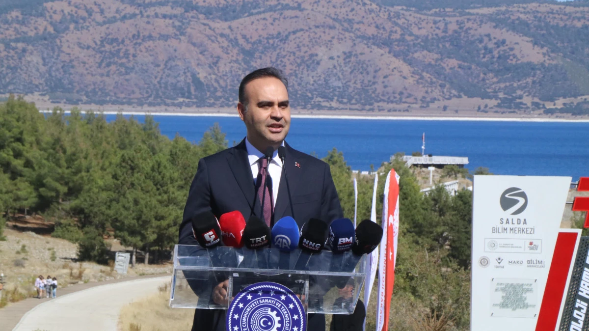Bakan Kacır: Salda'nın bilimsel potansiyelini &ccedil;ok daha geniş kesimlerle buluşturuyoruz