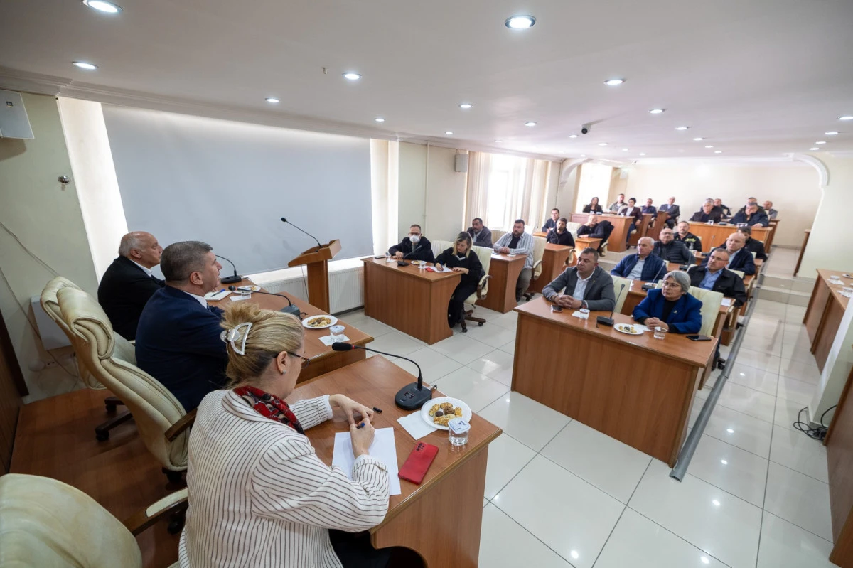 Başkan Ercengiz, Mahalle Muhtarlarıyla Bir Araya Geldi