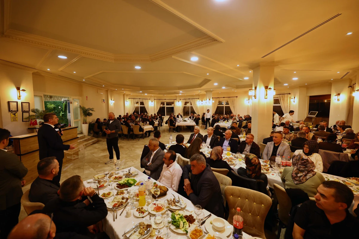 BAŞKAN ERCENGİZ MAHALLE VE K&Ouml;Y MUHTARLARIYLA AKŞAM YEMEĞİNDE BİR ARAYA GELDİ