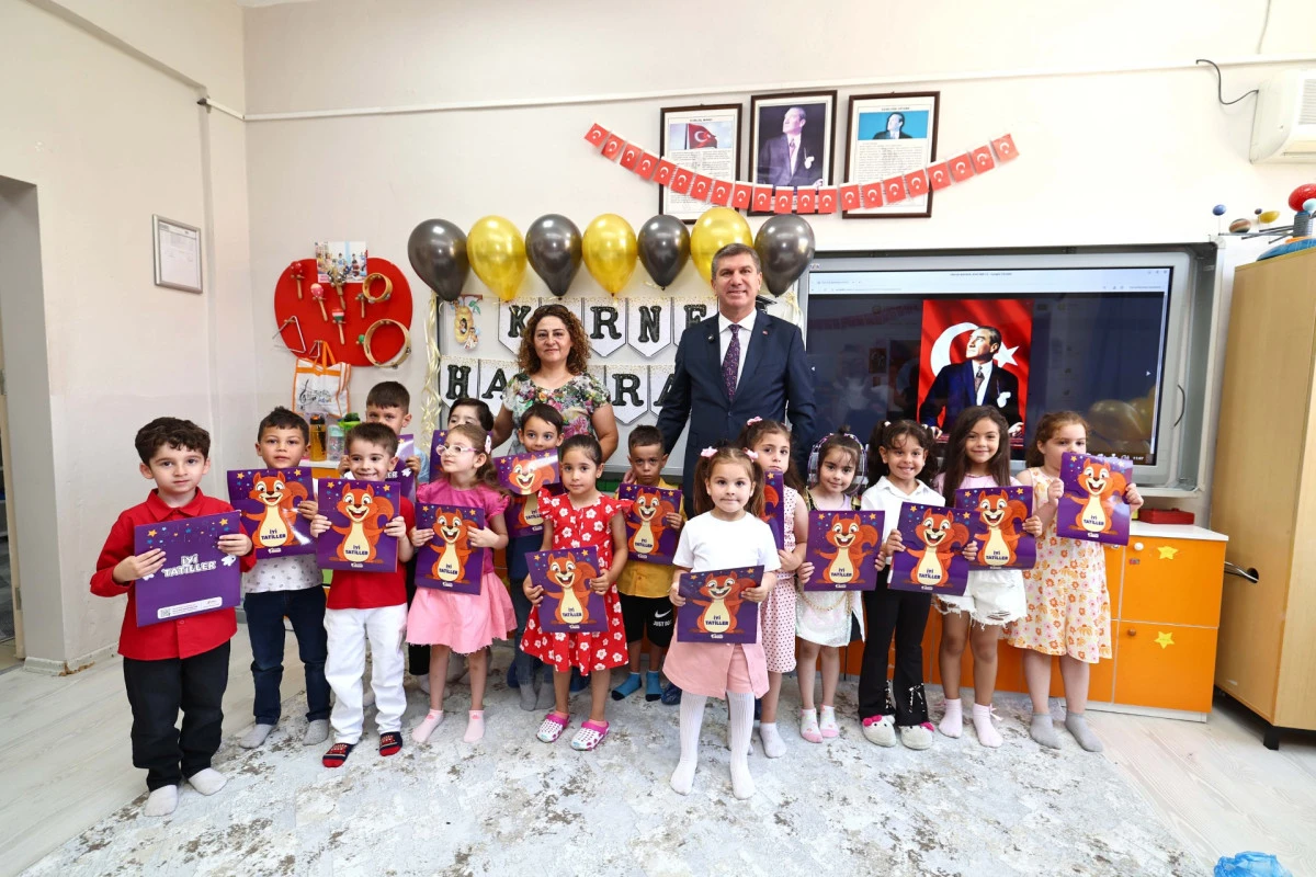 BAŞKAN ERCENGİZ, &Ouml;ĞRENCİLERİN KARNE HEYECANINA ORTAK OLDU