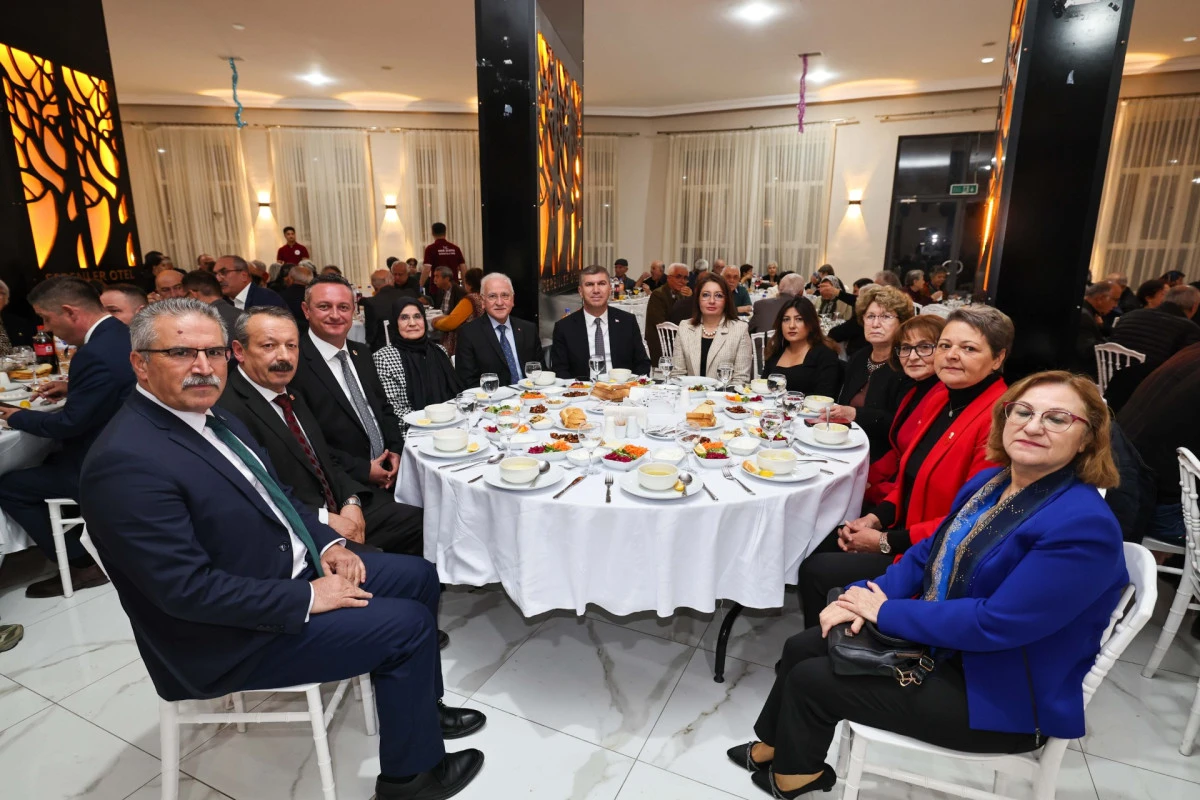 Başkan Ercengiz’den Emekli Öğretmenlere Yemek