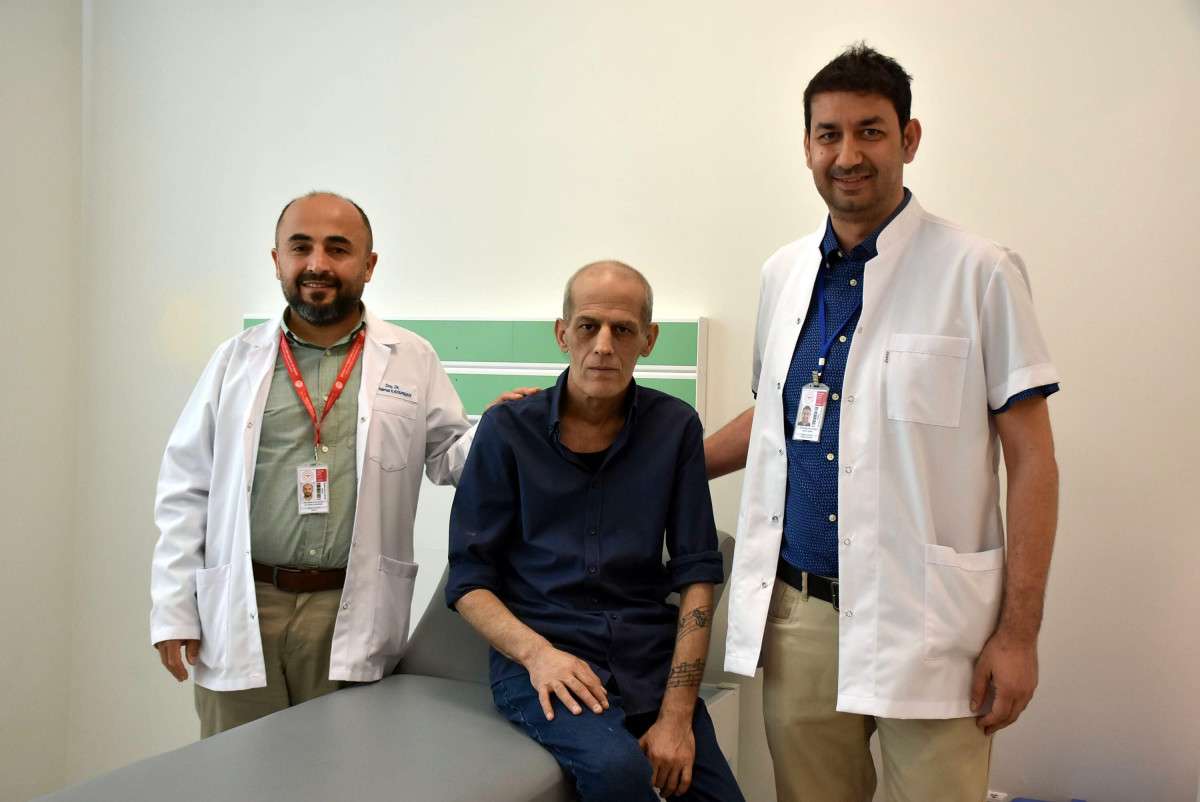 Böbrek ağrısıyla gitti, karnından 8 kiloluk tümör çıkarıldı