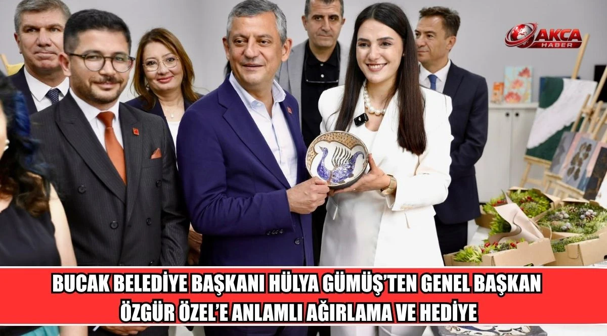 BUCAK BELEDİYE BAŞKANI H&Uuml;LYA G&Uuml;M&Uuml;Ş&rsquo;TEN GENEL BAŞKAN &Ouml;ZG&Uuml;R &Ouml;ZEL&rsquo;E ANLAMLI AĞIRLAMA VE HEDİYE