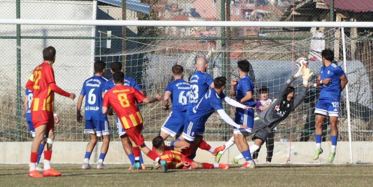 Bucak Belediye Oğuzhan - Ke&ccedil;iborlu ma&ccedil;ında gerginlik yaşandı