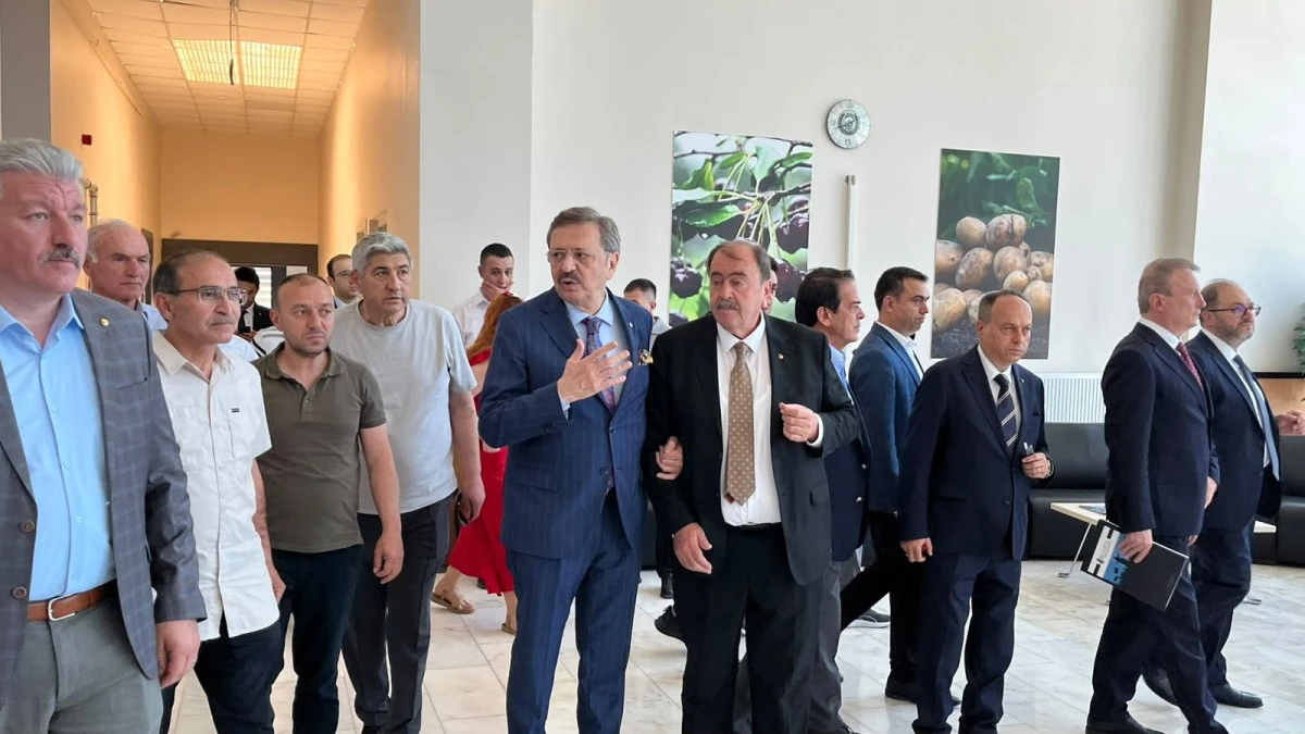 BUCAK TSO BAŞKANI ME&Ccedil;İKOĞLU, AFYONKARAHİSAR ULUSLARARASI BLOK MERMER FUARI&rsquo;NI ZİYARET ETTİ