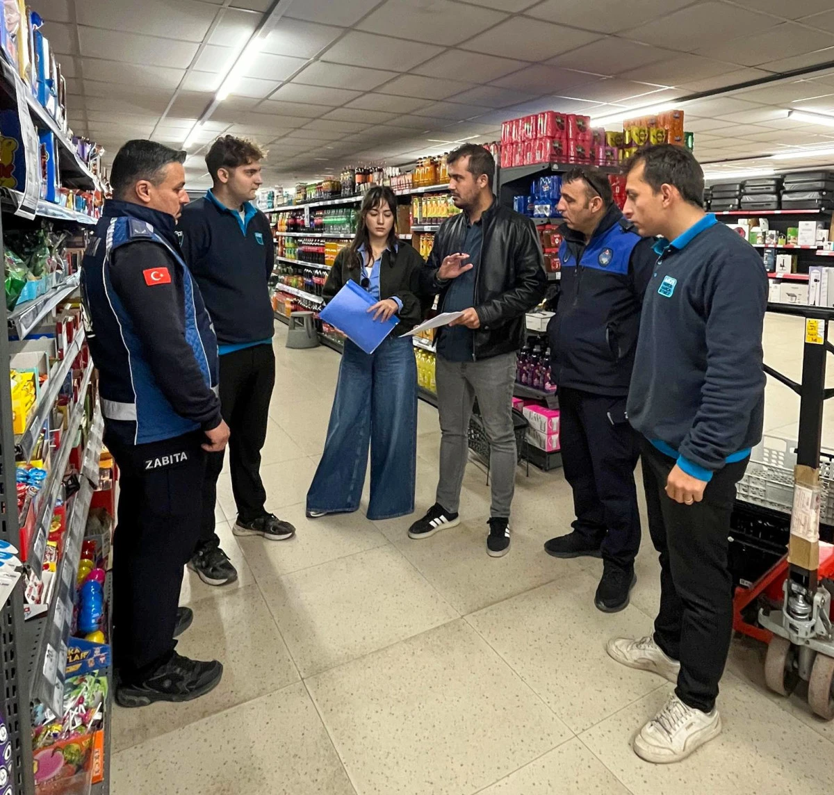 BURDUR BELEDİYESİNDEN MARKETLERE AMBALAJ ATIĞI DENETİMİ VE UYARISI