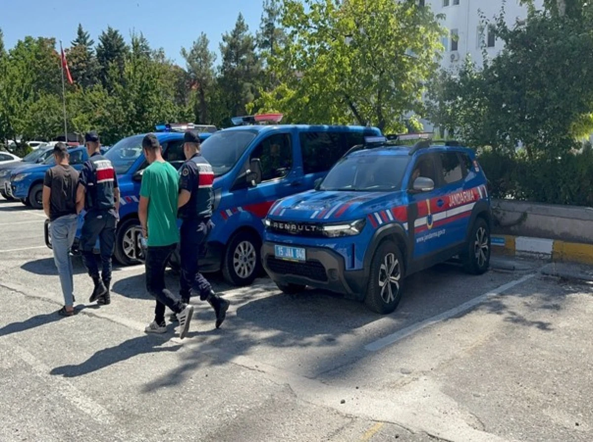 BURDUR MERKEZ VE 6 İL&Ccedil;EDE "NARKO KAPAN" OPERASYONU: 2 TUTUKLAMA