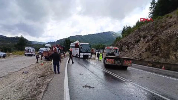 Burdur - &Ouml;l&uuml;ml&uuml; otob&uuml;s kazasında şof&ouml;r tutuklandı
