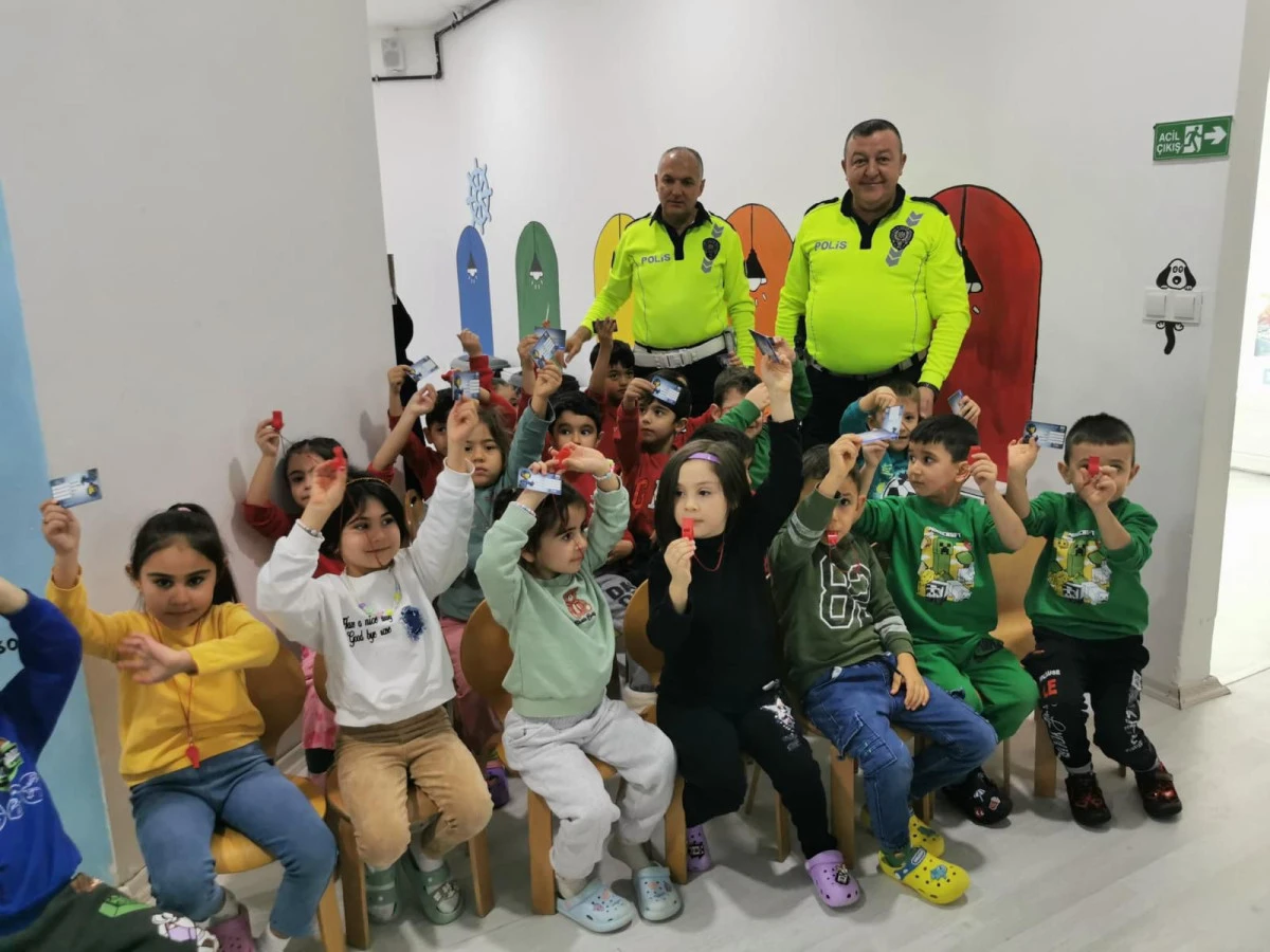 Burdur&rsquo;da 790 &Ouml;ğrenciye Trafik G&uuml;venliği Eğitimi Verildi