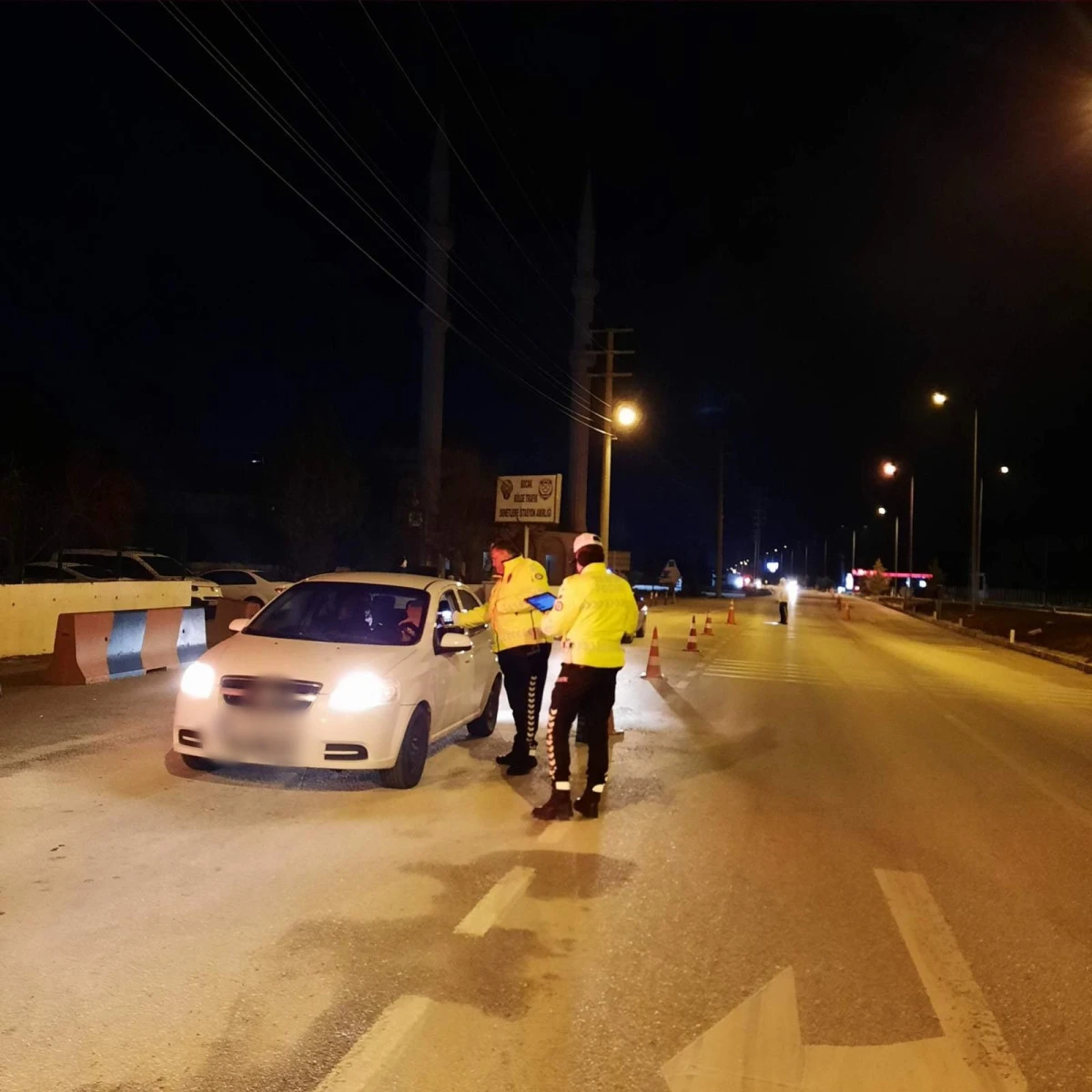 Burdur'da  Emniyet&rsquo;ten Alkoll&uuml; ara&ccedil; denetimi