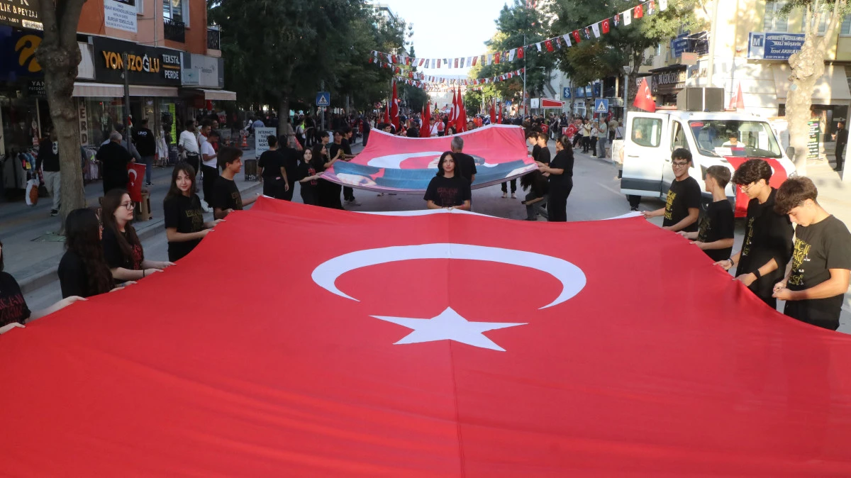 Burdur'da Gaziler G&uuml;n&uuml; y&uuml;r&uuml;y&uuml;ş&uuml;