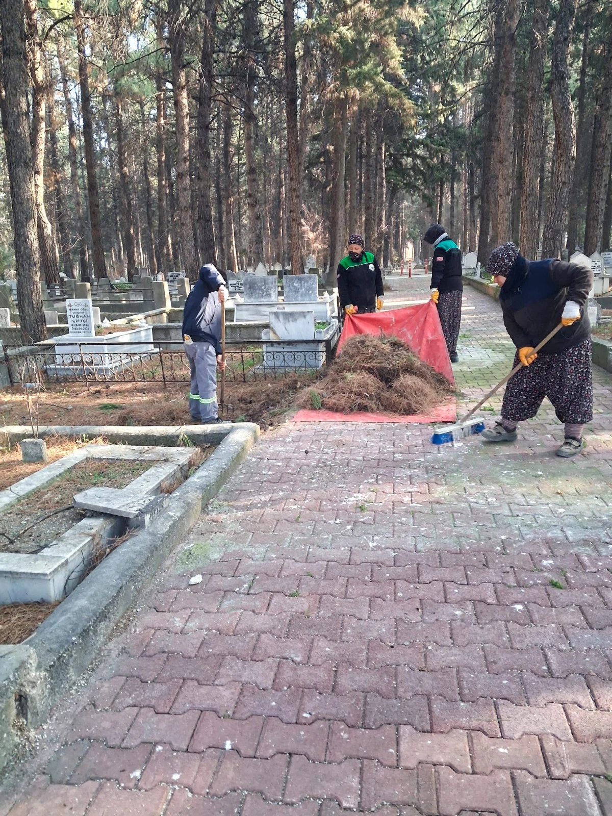Burdur&rsquo;da mezarlıklar bayram ziyaretine hazırlanıyor