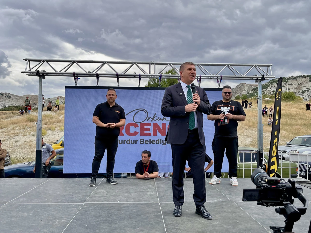 BURDUR&rsquo;DA MODİFİYE ARA&Ccedil; VE DRİFT PİSTİ COŞKUYLA A&Ccedil;ILDI