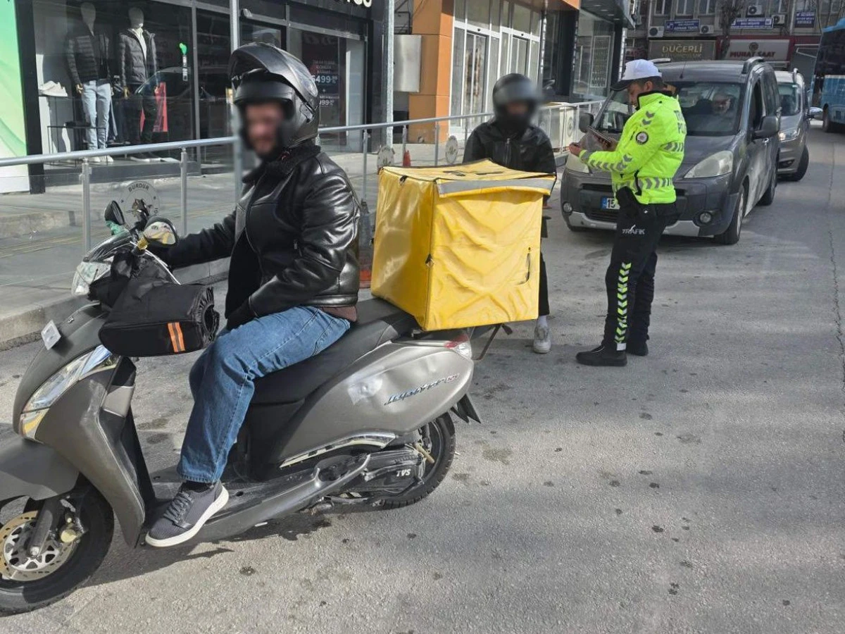 BURDUR&rsquo;DA MOTOSİKLET S&Uuml;R&Uuml;C&Uuml;LERİNE SIKI DENETİM