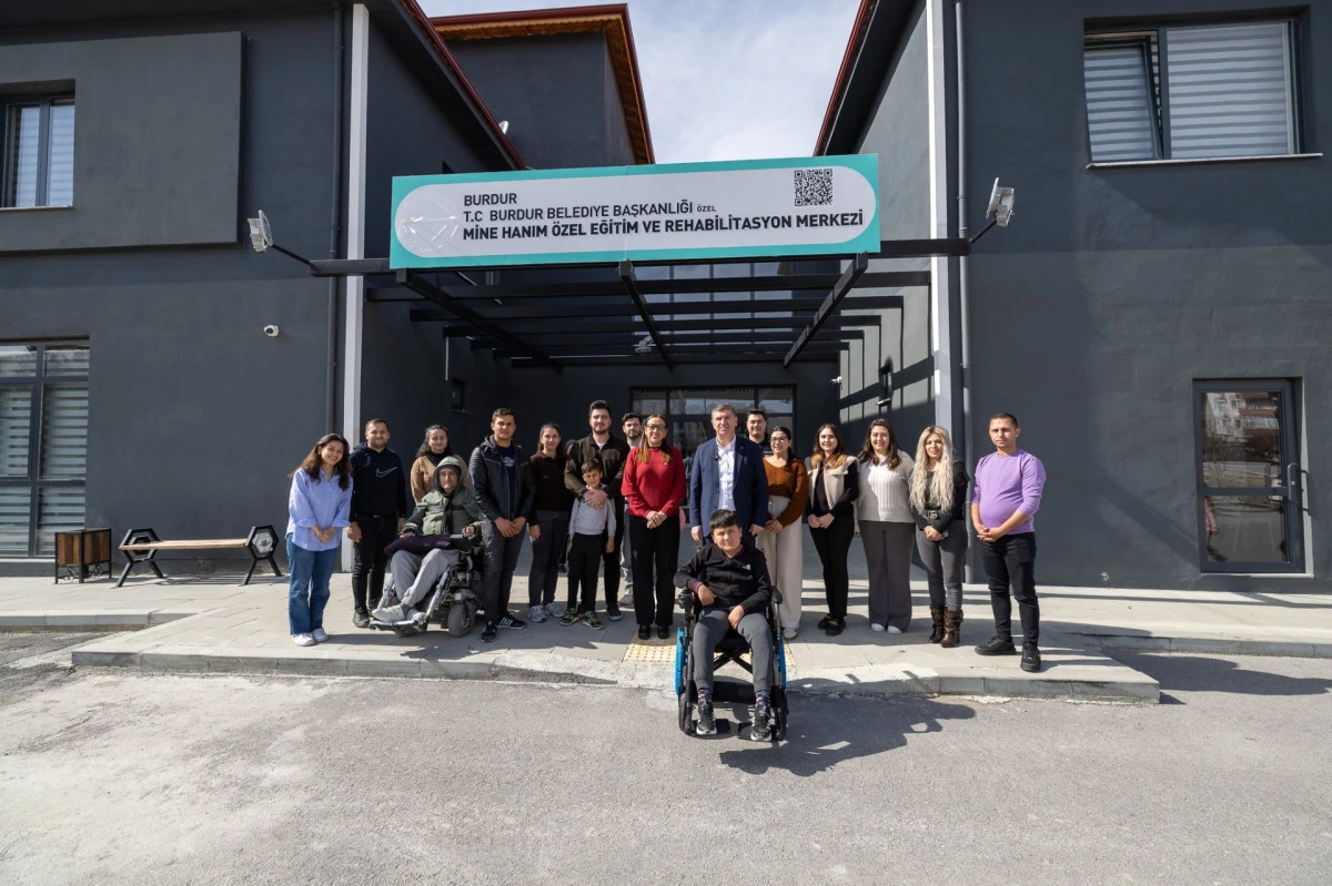 DMD HASTASI ALİ&rsquo;YE &Ouml;ZG&Uuml;RL&Uuml;K KONVOYU: AK&Uuml;L&Uuml; SANDALYESİNE KAVUŞTU