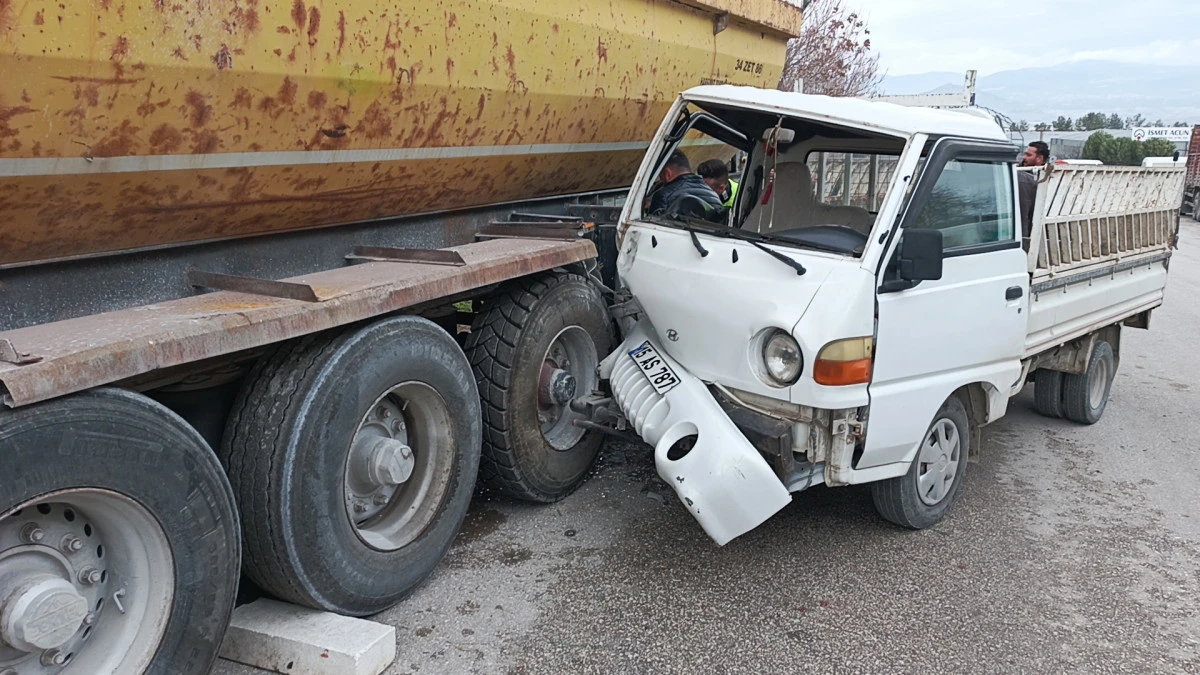 Dorseye &ccedil;arpan kamyonetin s&uuml;r&uuml;c&uuml;s&uuml; yaralandı