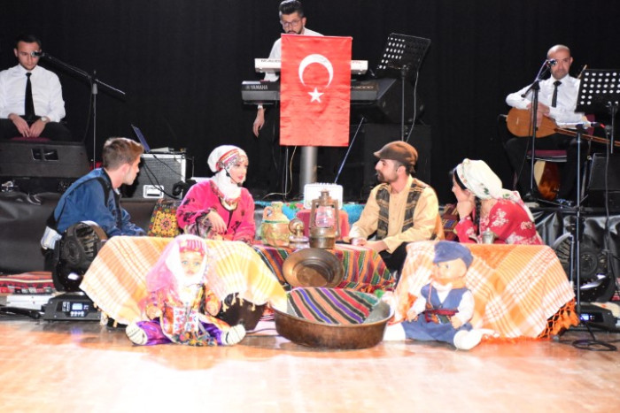 MAKÜ’de “Anadolu’dan Avşar Ellerine Türkü Kervanı” Etkinliği Düzenlendi