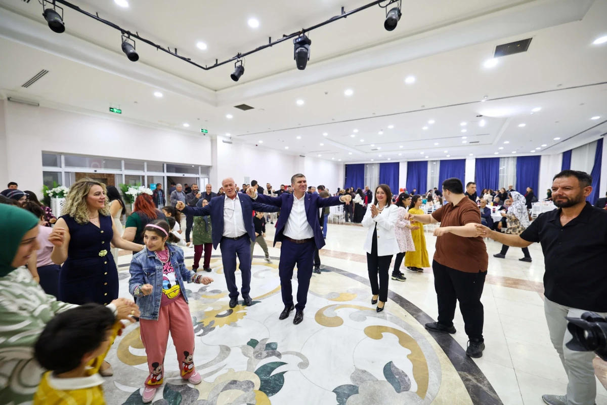 Engelliler g&ouml;n&uuml;llerince eğlendi