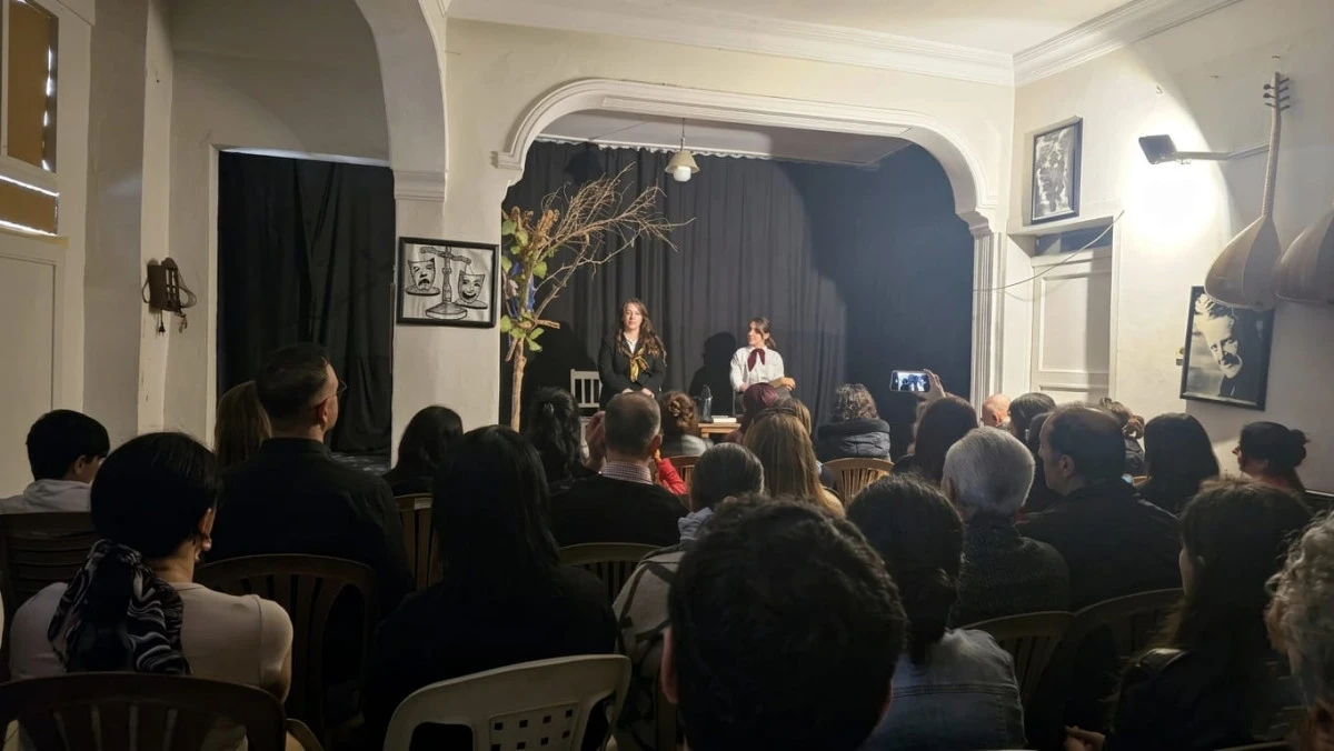 Hatay&rsquo;da Nazım Şiir ve tiyatro ile moral buldu