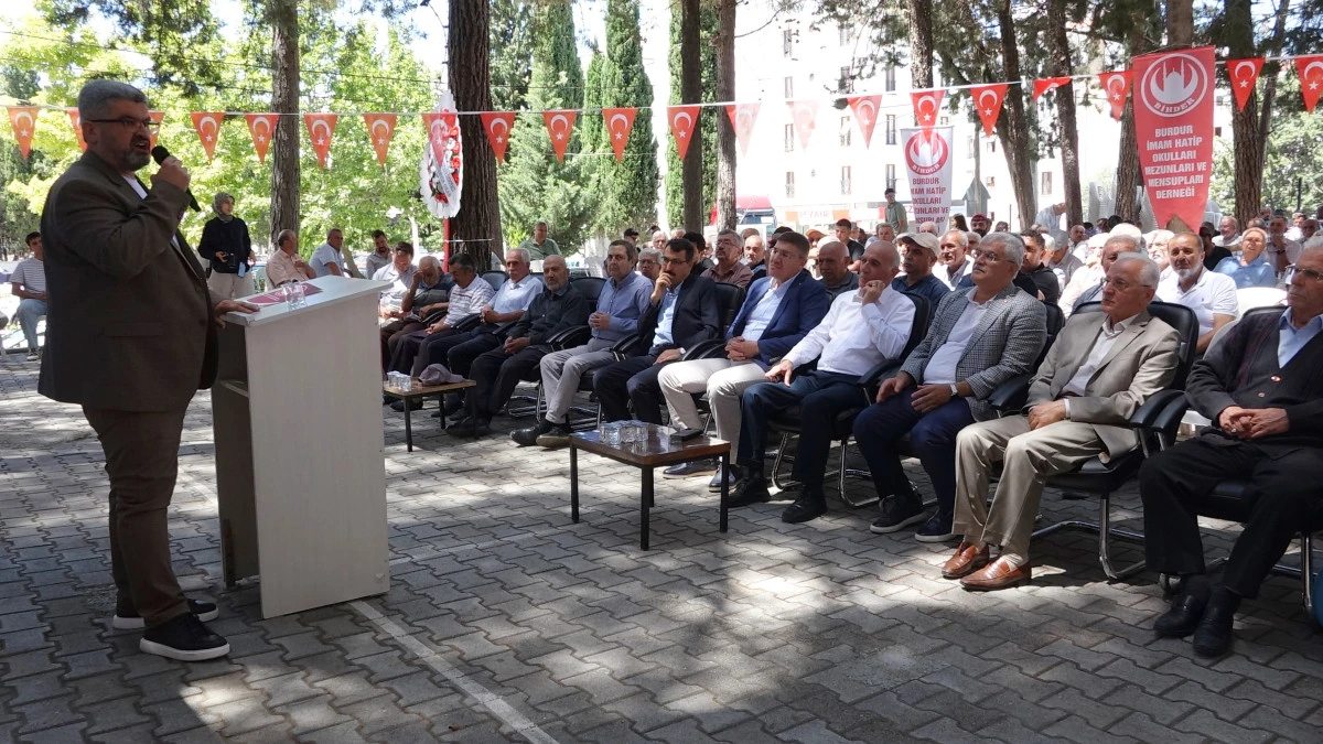 İmam Hatipliler 19&rsquo;uncu kez mezunlar buluşmasında bir araya geldi