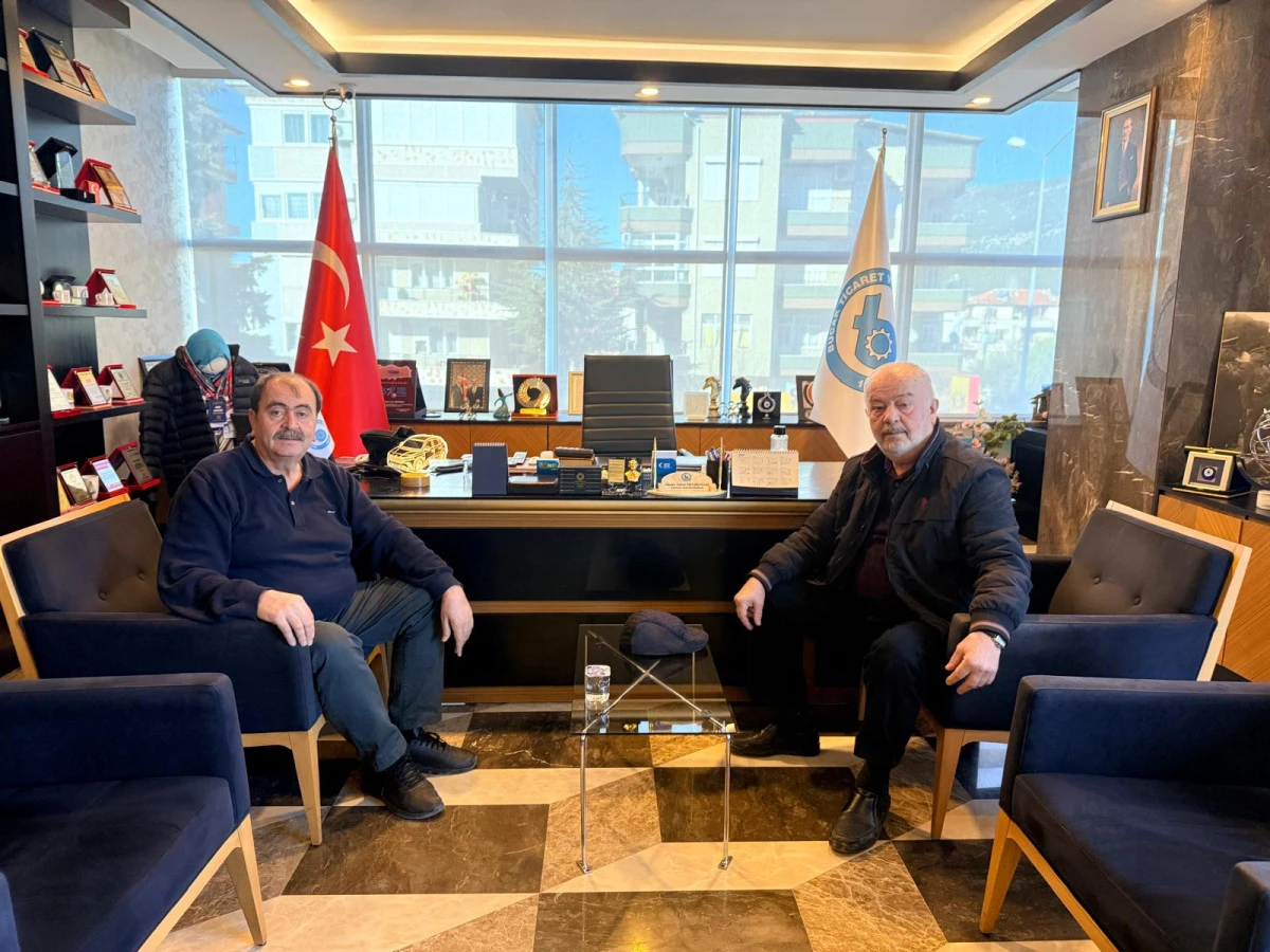 İş İnsanı &Ouml;mer Uğur&rsquo;dan Bucak TSO&rsquo;ya Ziyaret