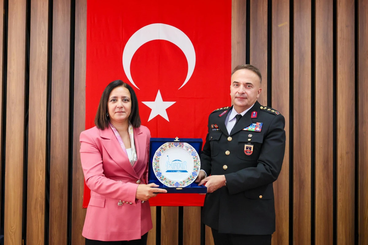 Jandarma komutanına veda yemeği