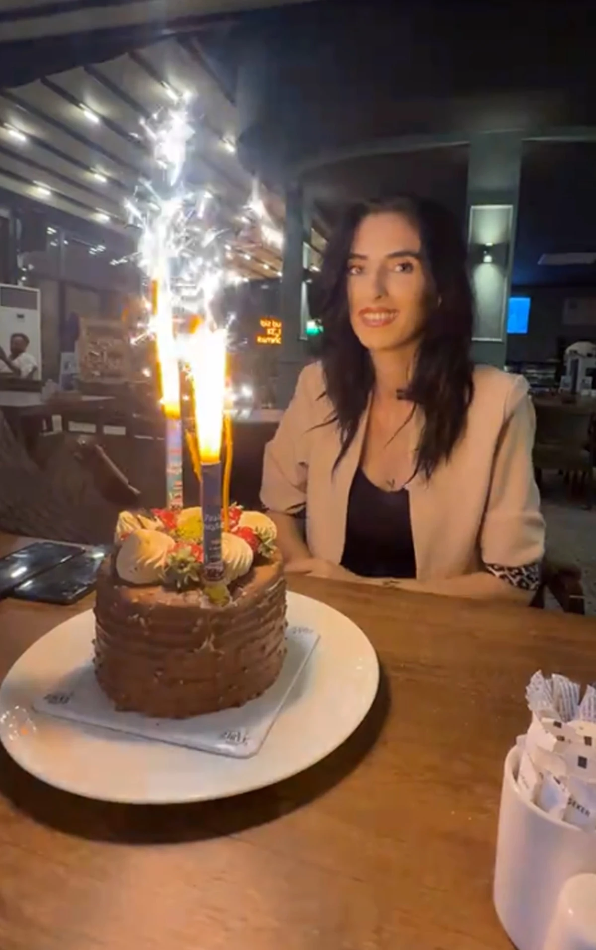 K&uuml;bra'dan geriye son doğum g&uuml;n&uuml;n&uuml; kutladığı mutlu anlar kaldı