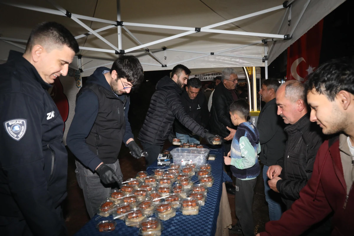 lık: Bucak Belediyesi&rsquo;nden Berat Kandili&rsquo;nde Tatlı İkramı